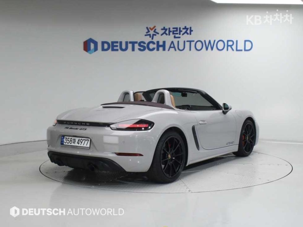 2023 - porsche 718