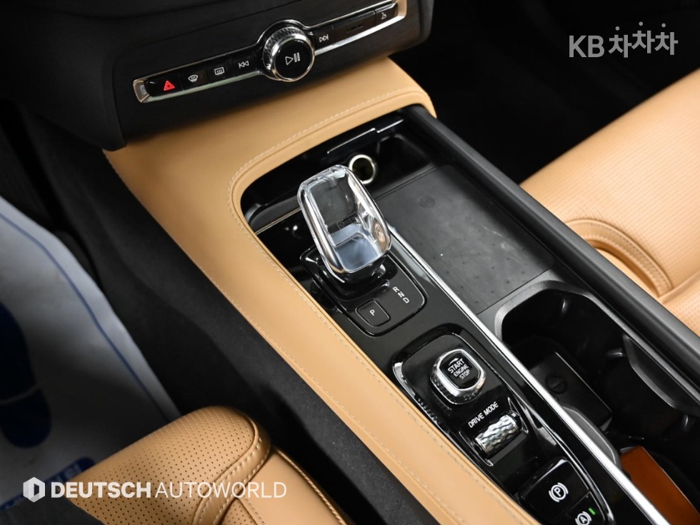 2021 - volvo xc90