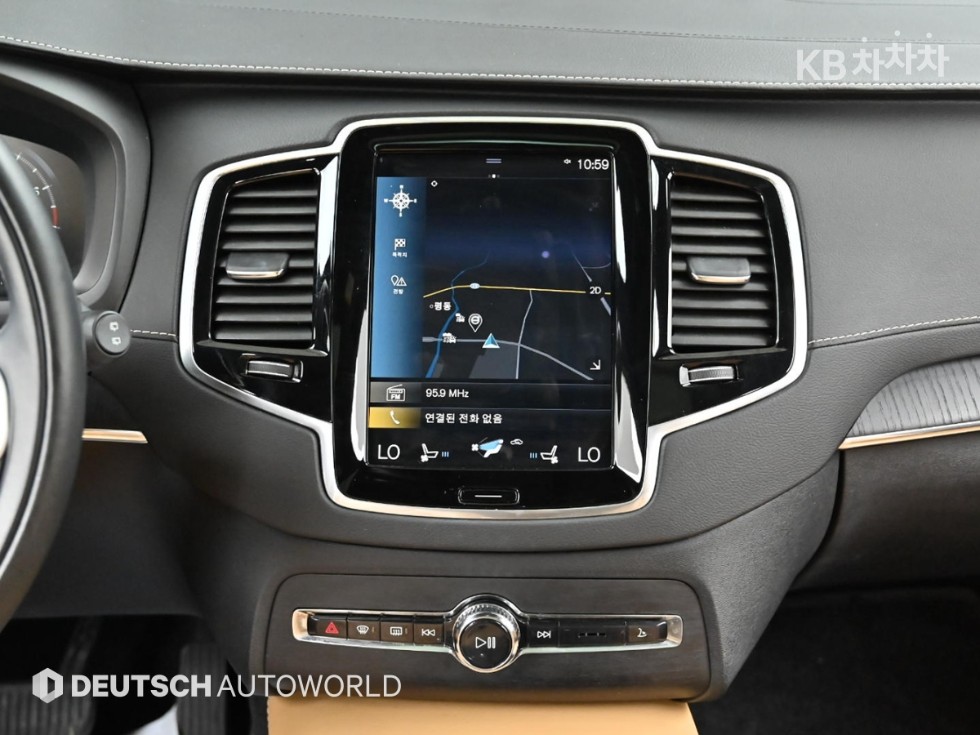 2021 - volvo xc90