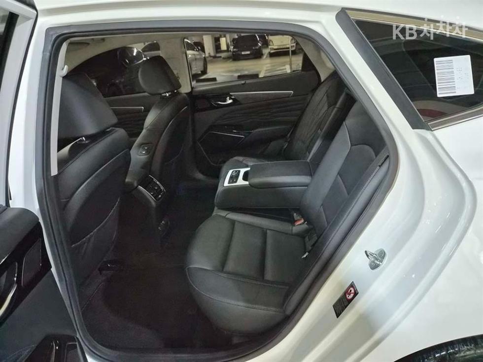 2021 - kia k7