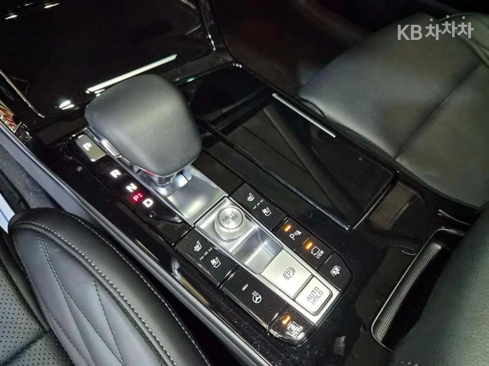 2021 - kia k7