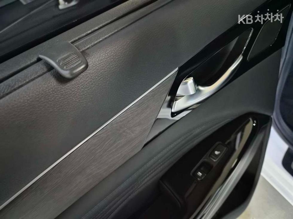 2021 - kia k7