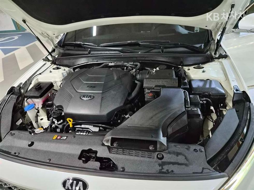 2021 - kia k7