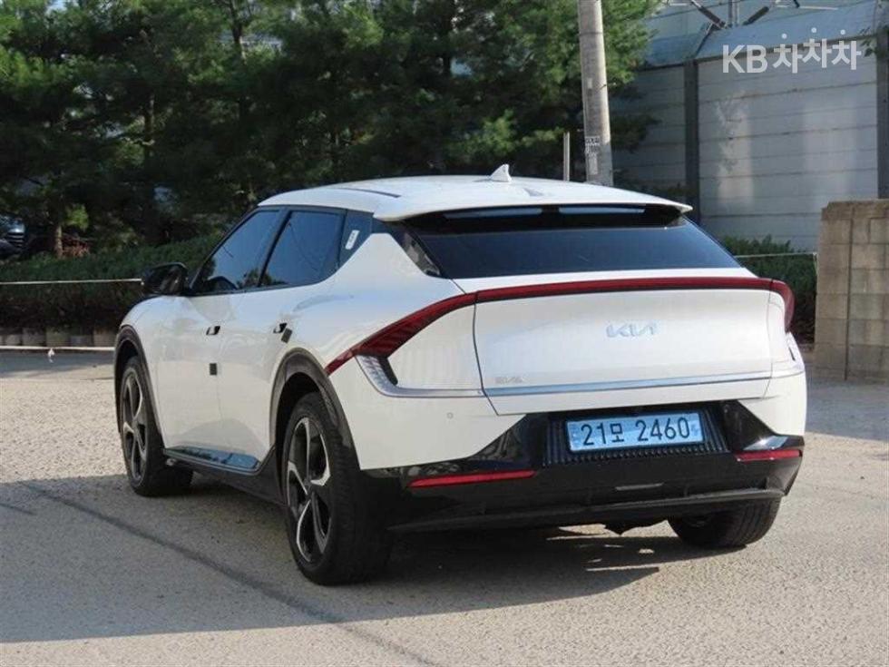 2023 - kia ev6