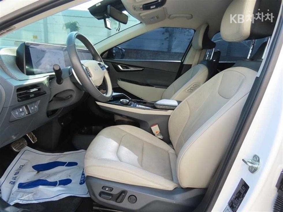 2023 - kia ev6