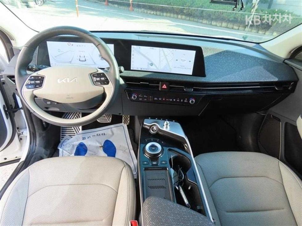 2023 - kia ev6