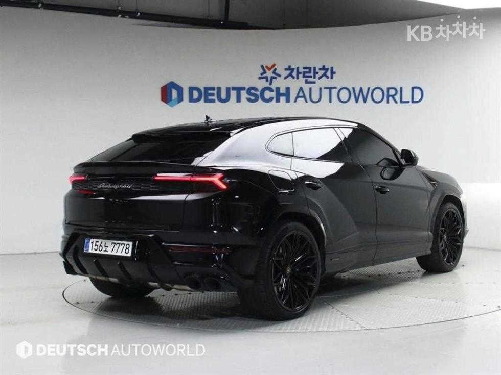 Lamborghini Urus — miniaturë 2