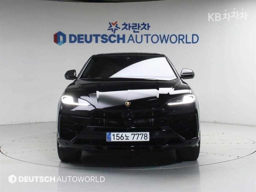 Lamborghini Urus — miniaturë 3