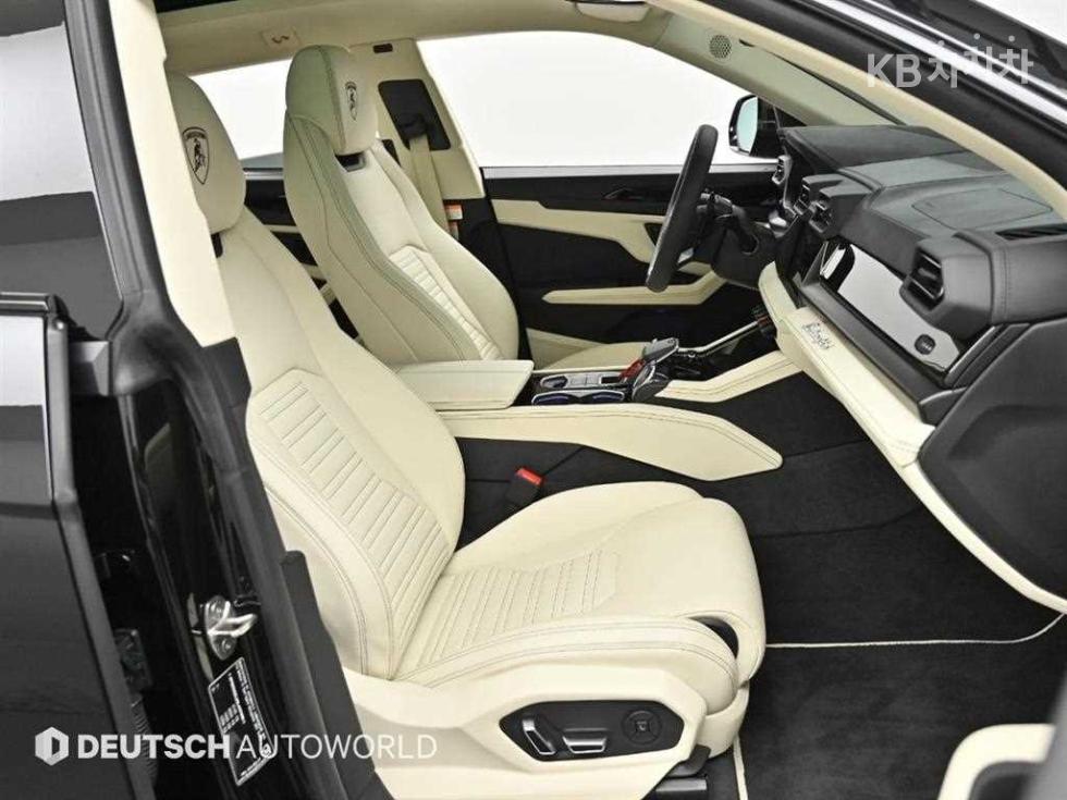 Lamborghini Urus — miniaturë 10