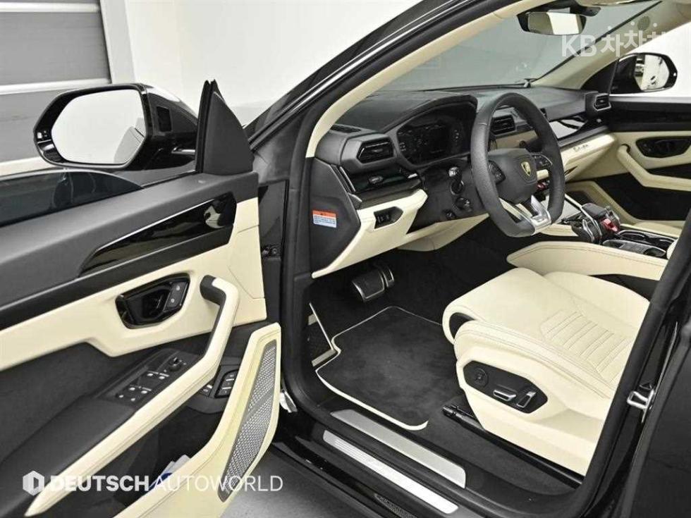 Lamborghini Urus — miniaturë 11