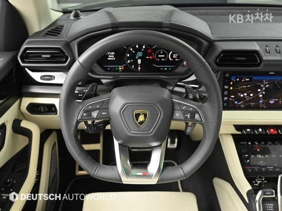 Lamborghini Urus — miniaturë 13