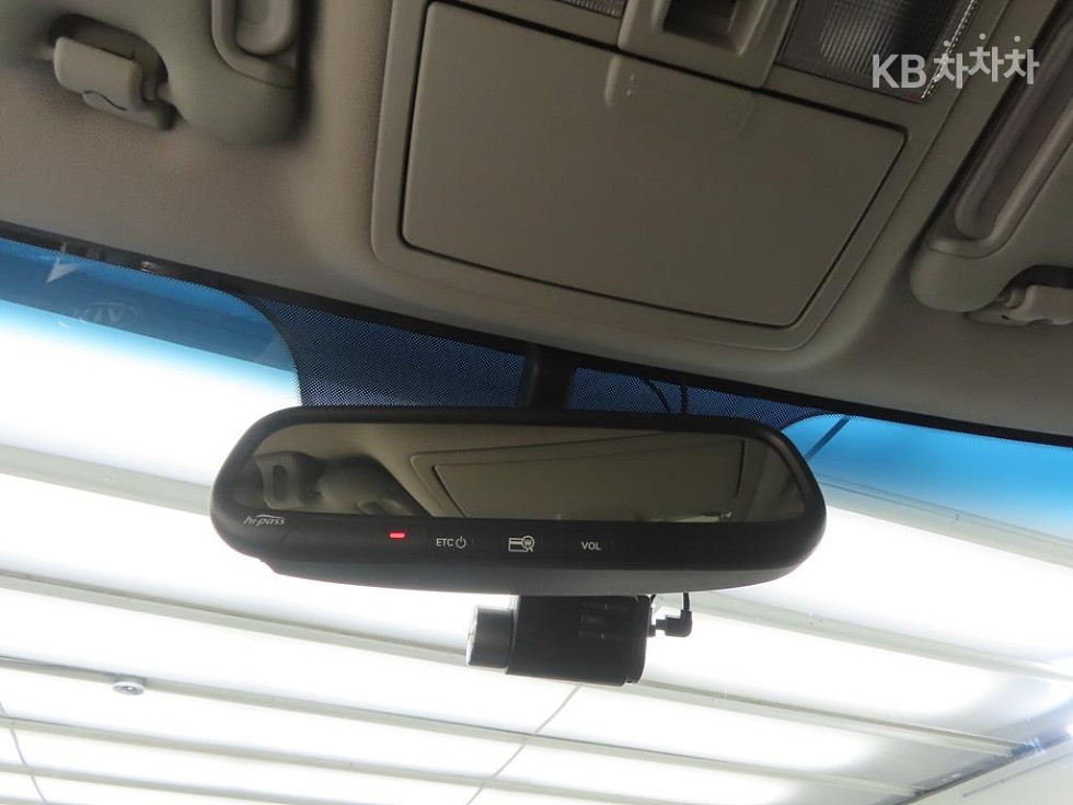 2012 - kia sportage