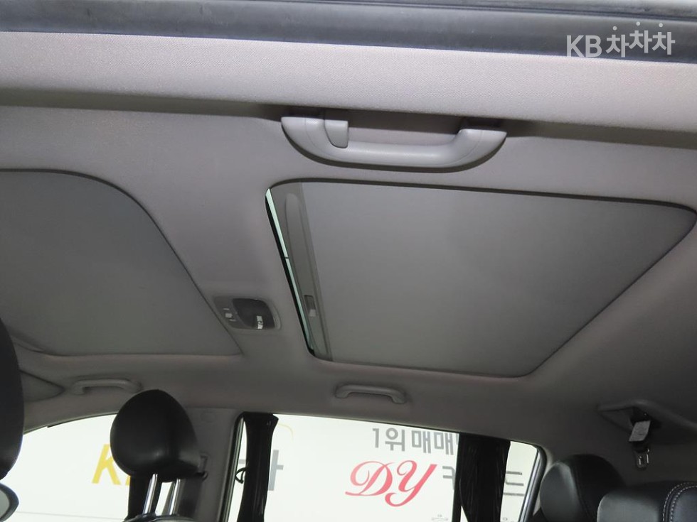 2012 - kia sportage