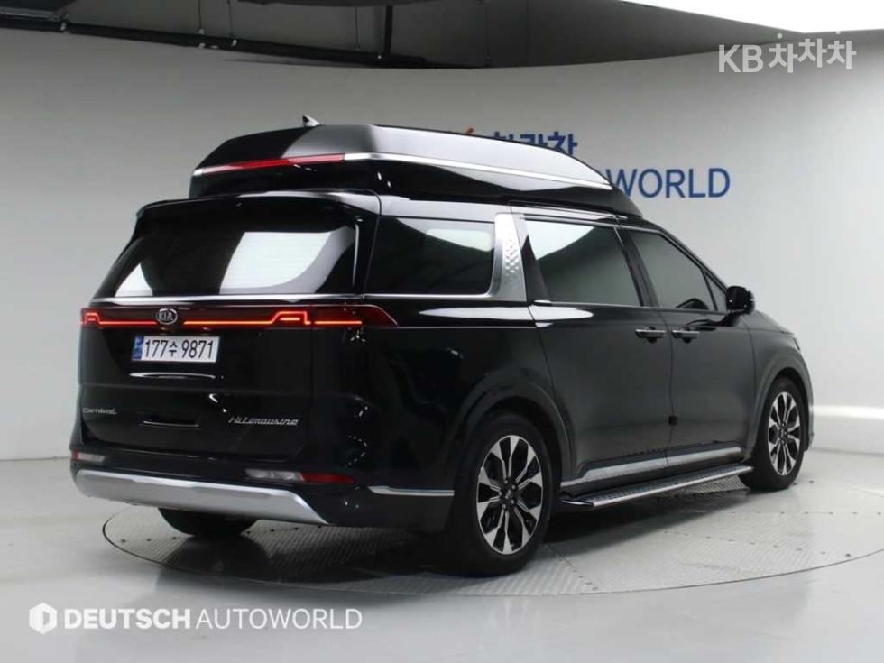 2021 - kia carnival