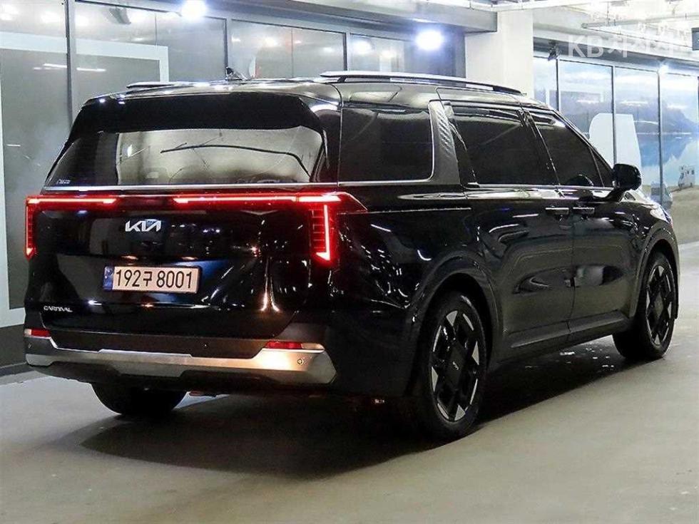 2023 Kia 4 photo