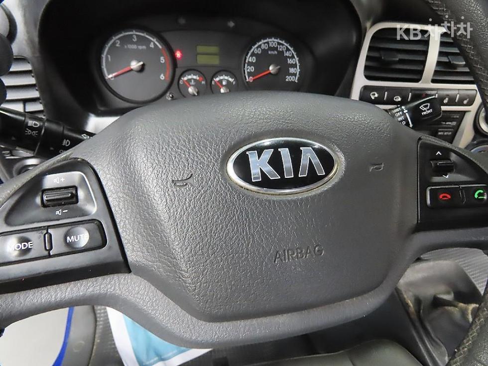 2016 - kia bongo iii