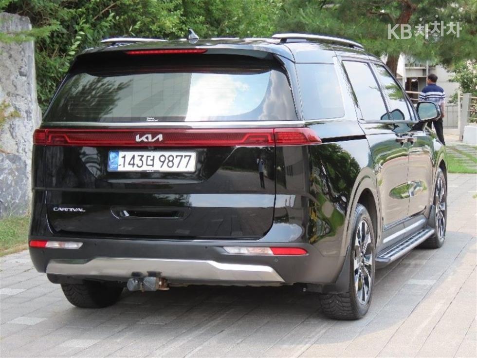 2022 - kia carnival