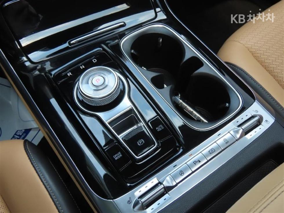 2022 - kia carnival