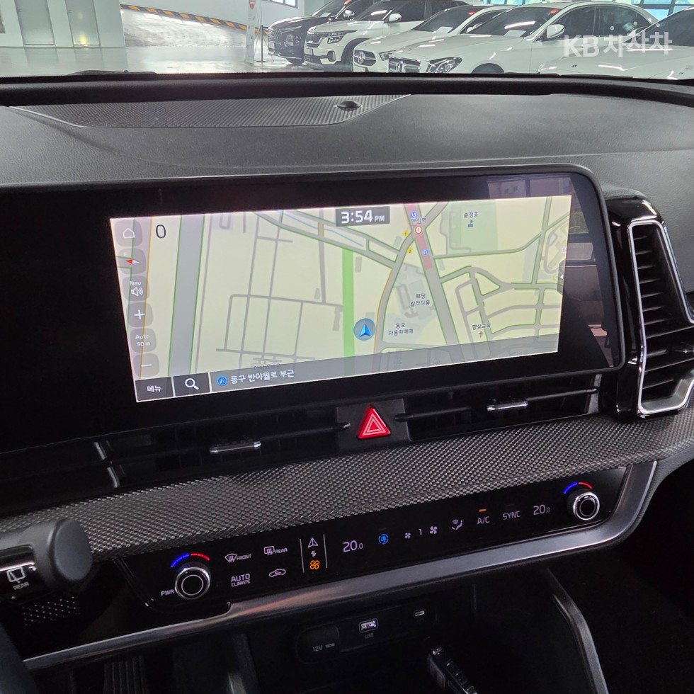 2022 - kia sportage