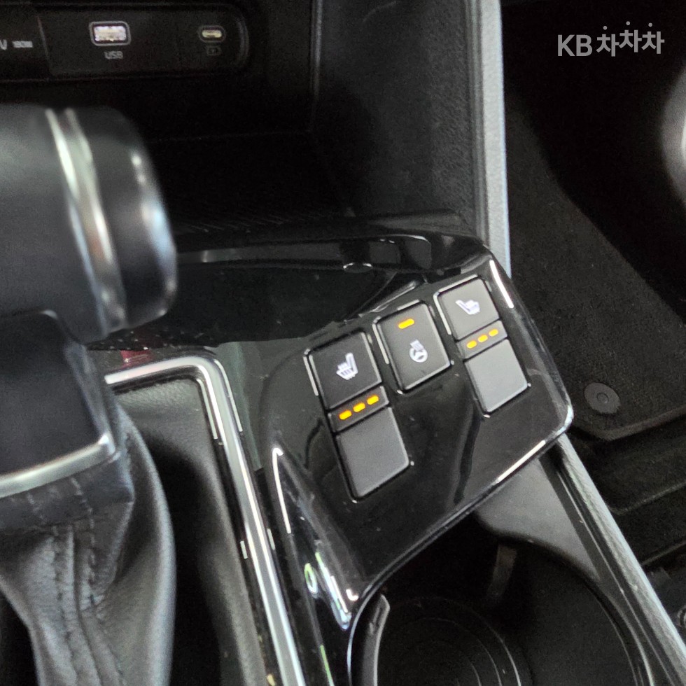 2022 - kia sportage