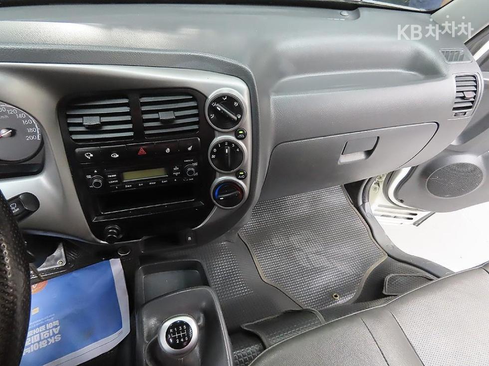 2016 - kia bongo iii