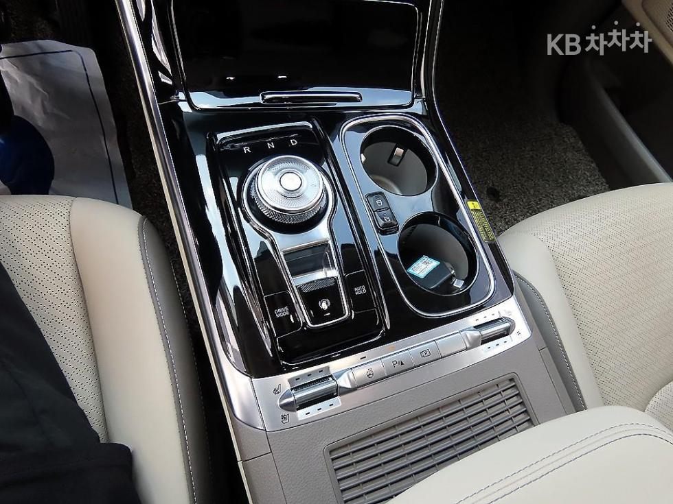2021 - kia carnival