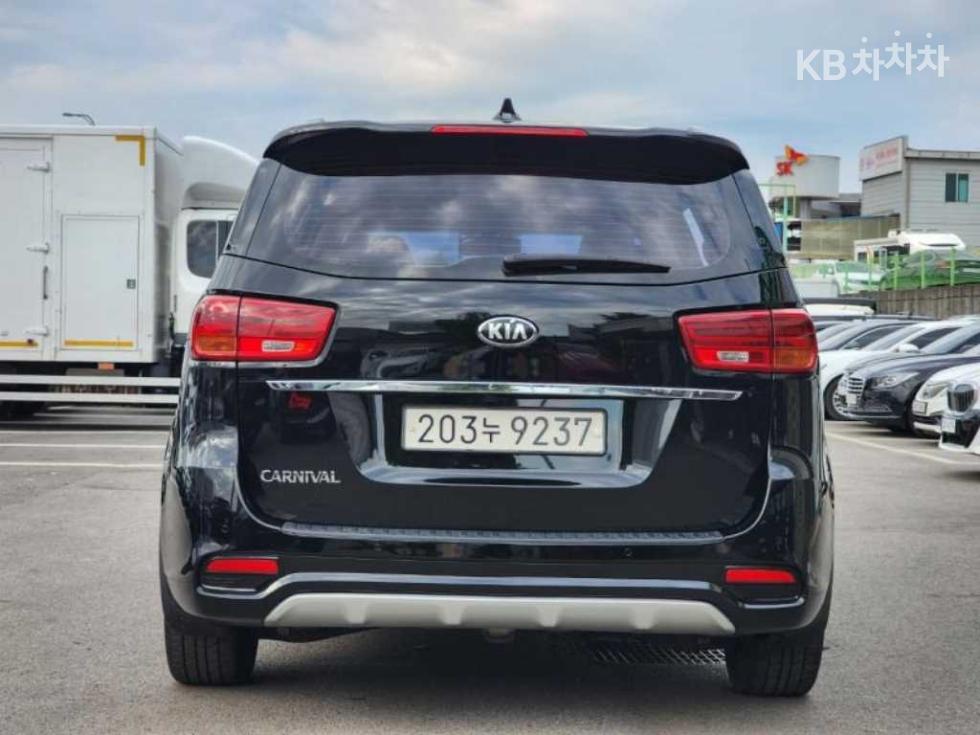 2019 - kia carnival