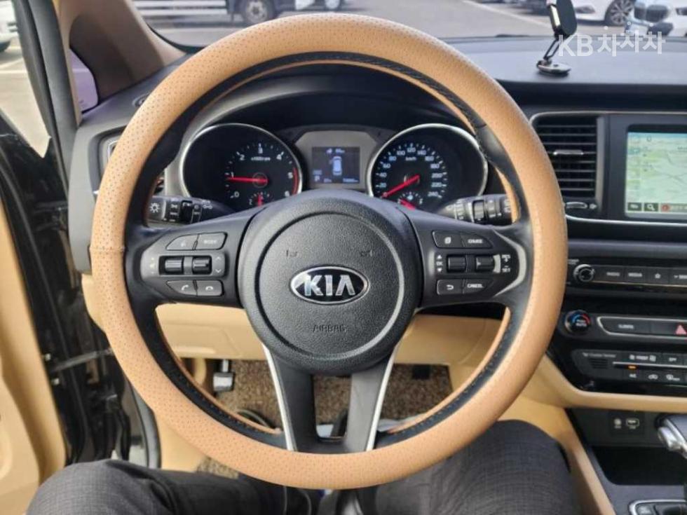 2019 - kia carnival