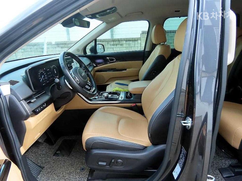 2022 - kia carnival