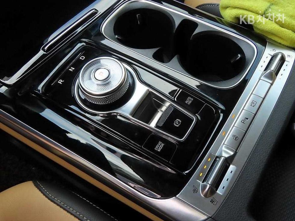 2022 - kia carnival