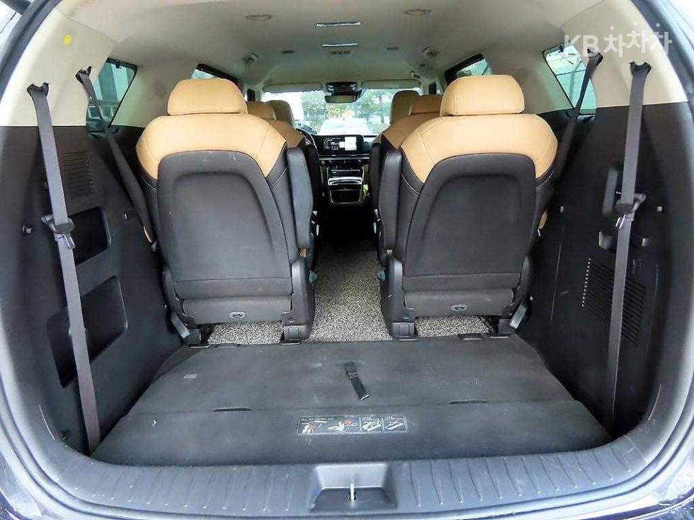 2022 - kia carnival