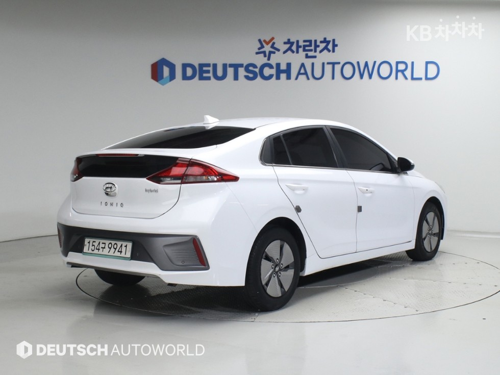 2020 - hyundai ioniq