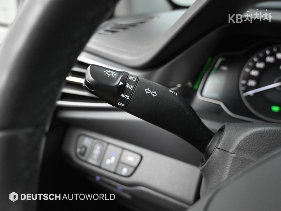 2020 - hyundai ioniq