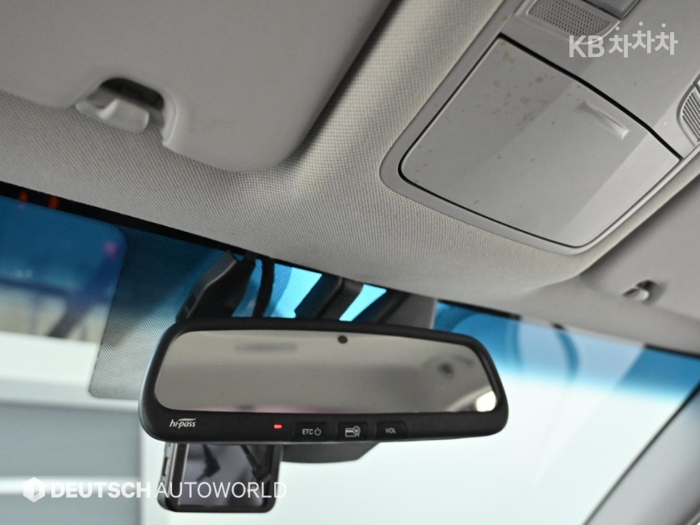 2020 - hyundai ioniq