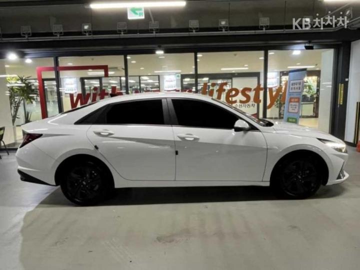 Hyundai Avante CN7 1.6 Gasoline Inspiration 4
