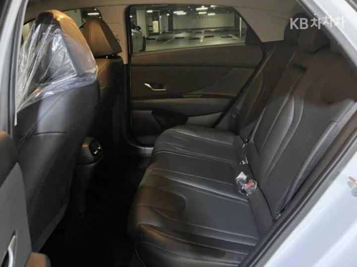 Hyundai Avante CN7 1.6 Gasoline Inspiration 7