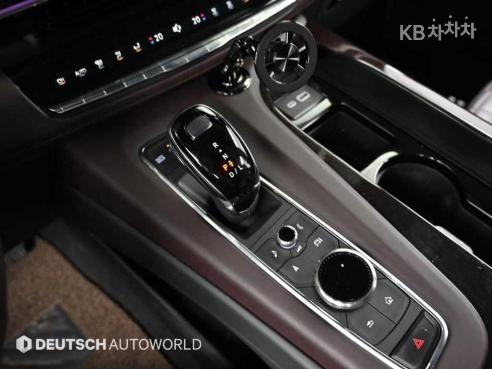 Cadillac Escalade — miniaturë 9