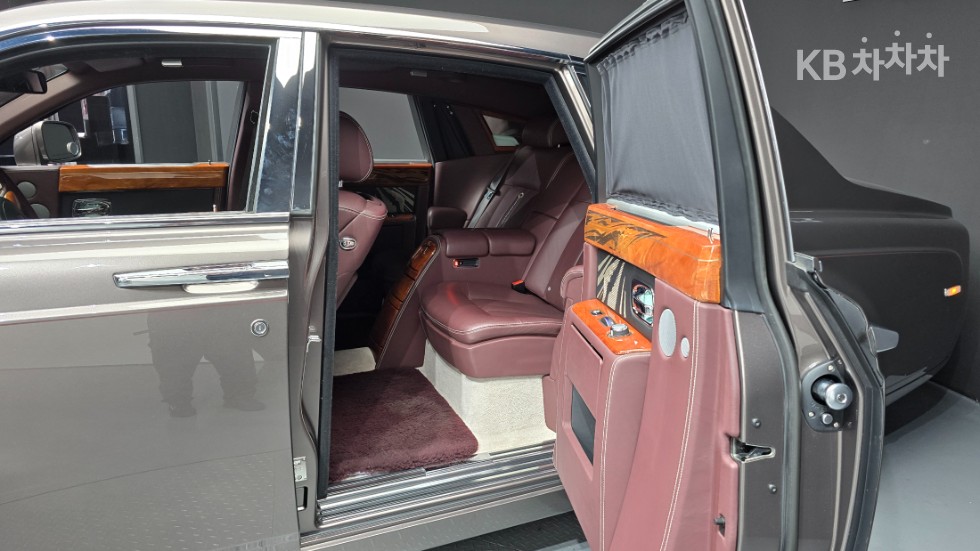 Rolls-Royce Phantom — miniaturë 10