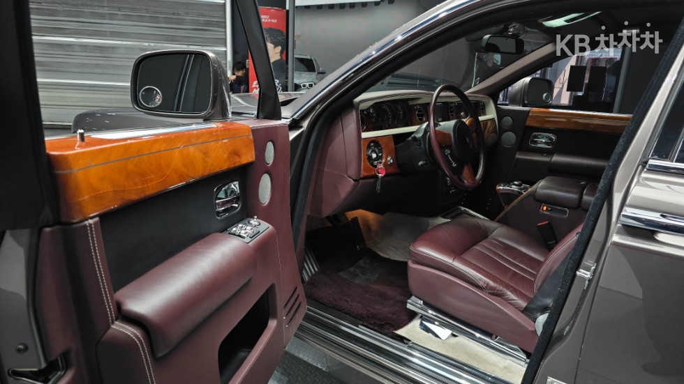Rolls-Royce Phantom — miniaturë 16