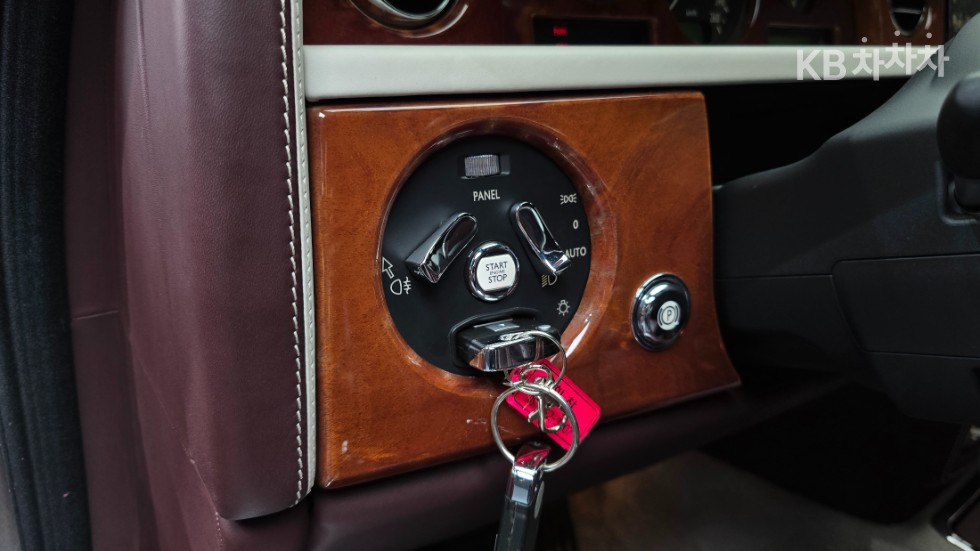 Rolls-Royce Phantom — miniaturë 7