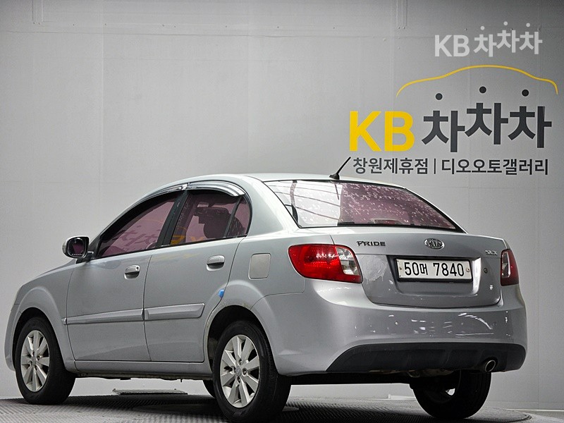 2010 - kia pride