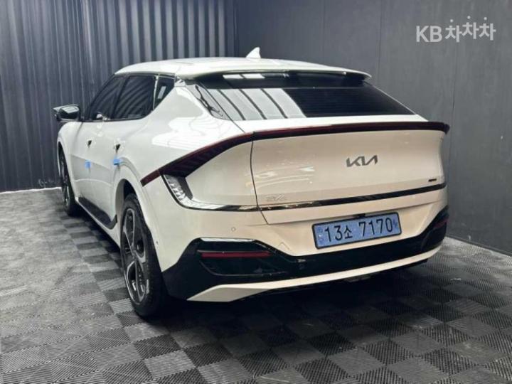 Kia EV6 Long Range 2WD GT-Line — фото 3