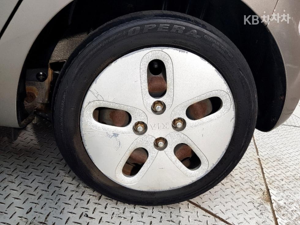 2012 - kia ray