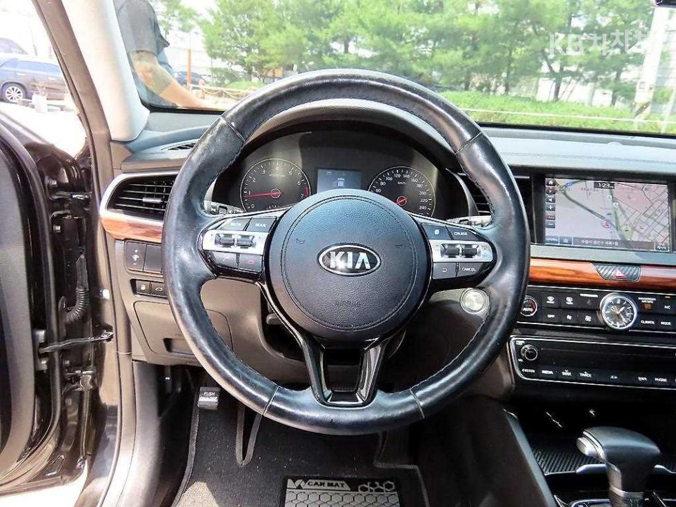 Kia K7 — miniaturë 8