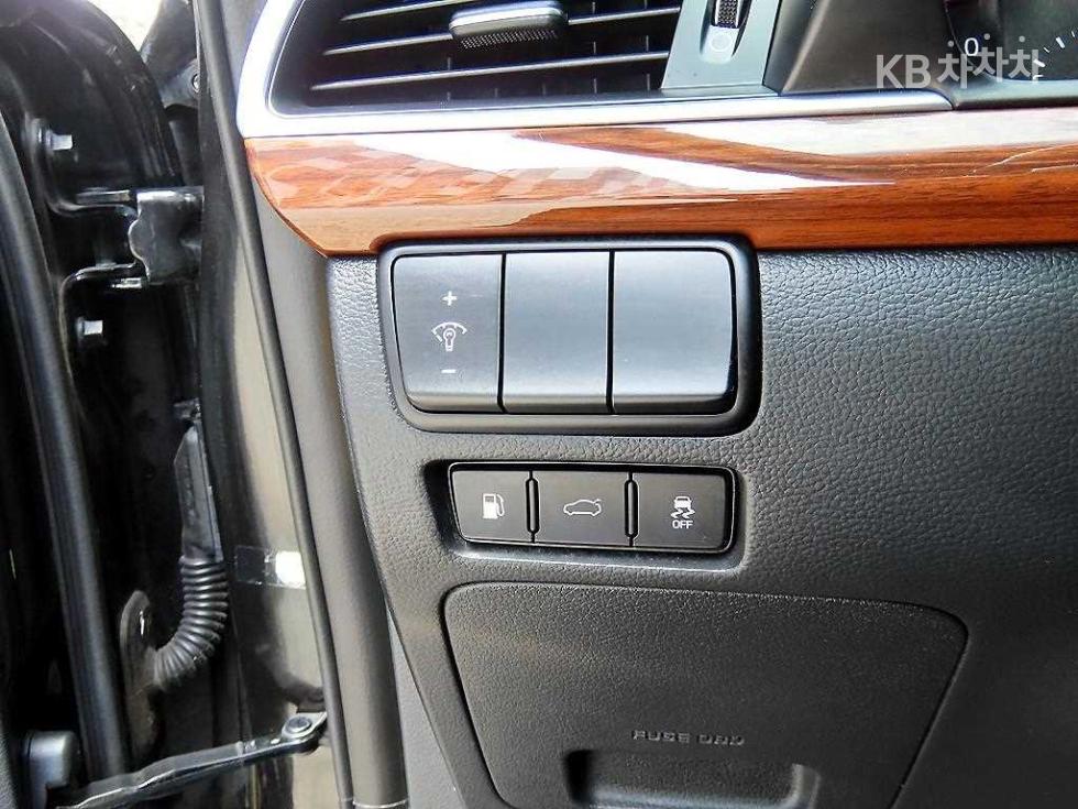 Kia K7 — miniaturë 12