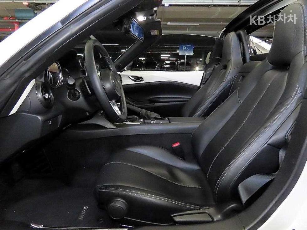 2022 - mazda mx-5