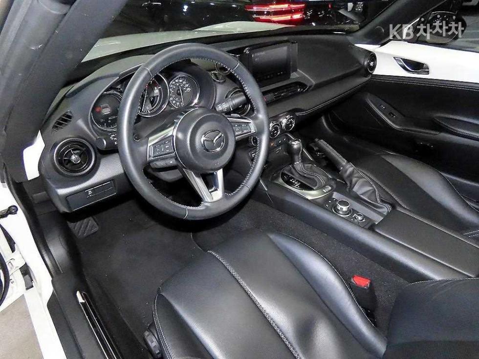 2022 - mazda mx-5