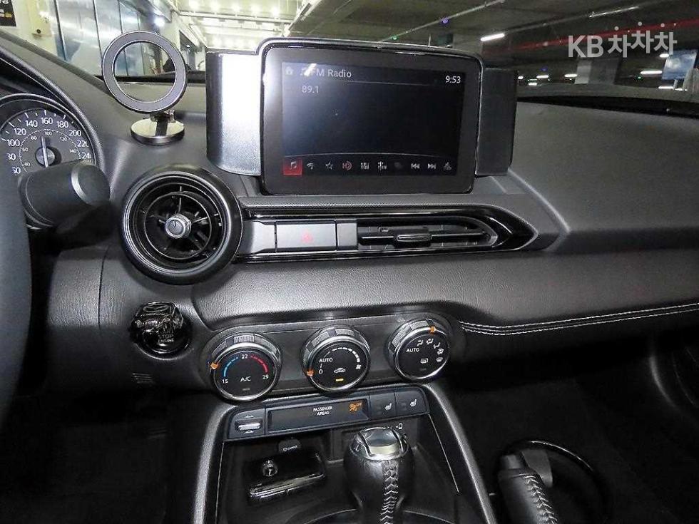 2022 - mazda mx-5