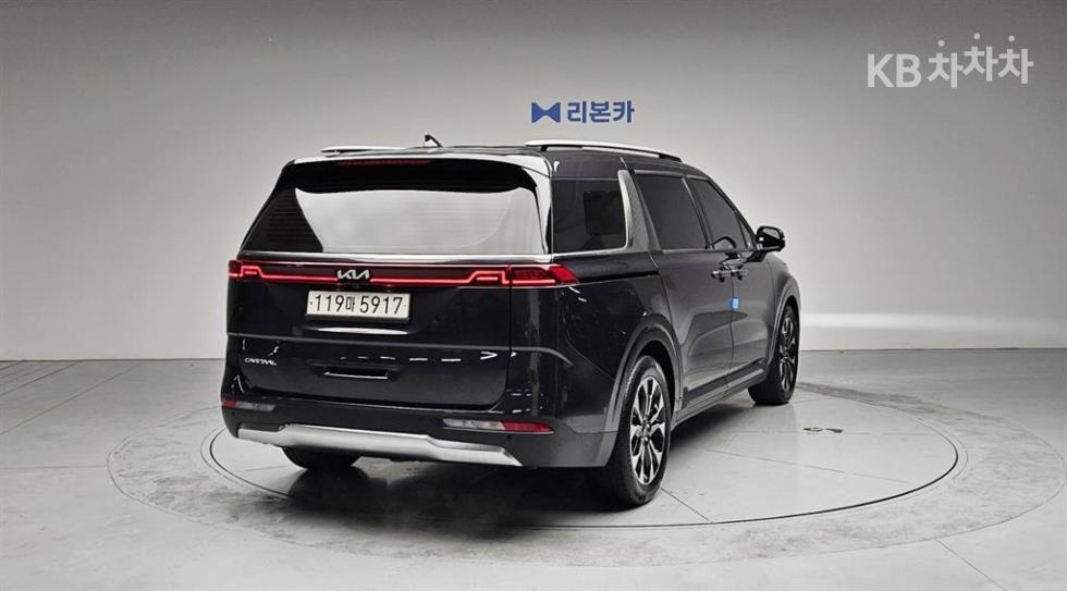 2023 - kia carnival