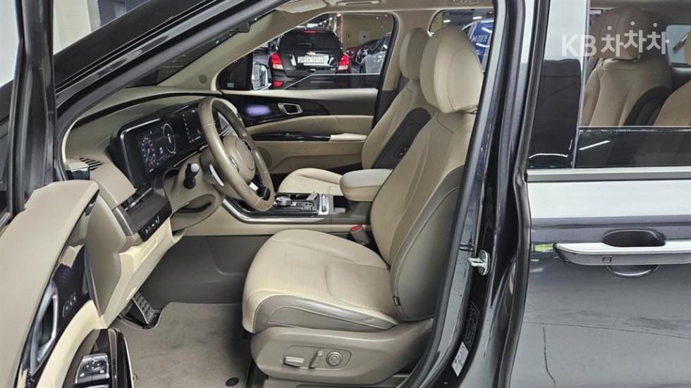 2023 - kia carnival